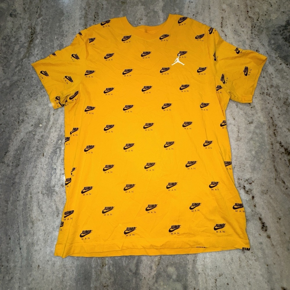 Nike Air Jordan Yellow Short Sleeve T-Shirt Jumpman All Over Print Logo Men Sz L